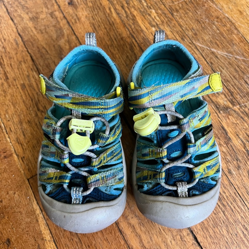 KEEN Unisex Little Kid Sandal
